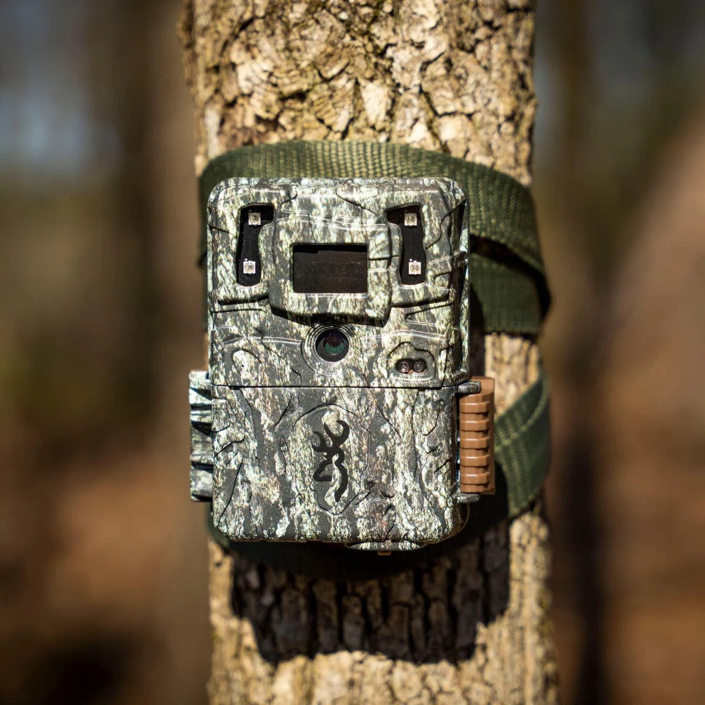 Browning Command Ops Elite 40 Camouflage Strapped to a tree